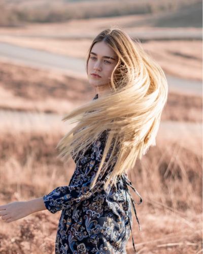 ¿Cómo tapar u oscurecer mechas rubias?