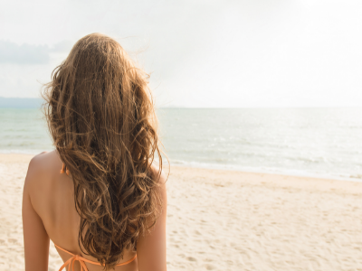 Descubre cómo el sol afecta a tu cabello