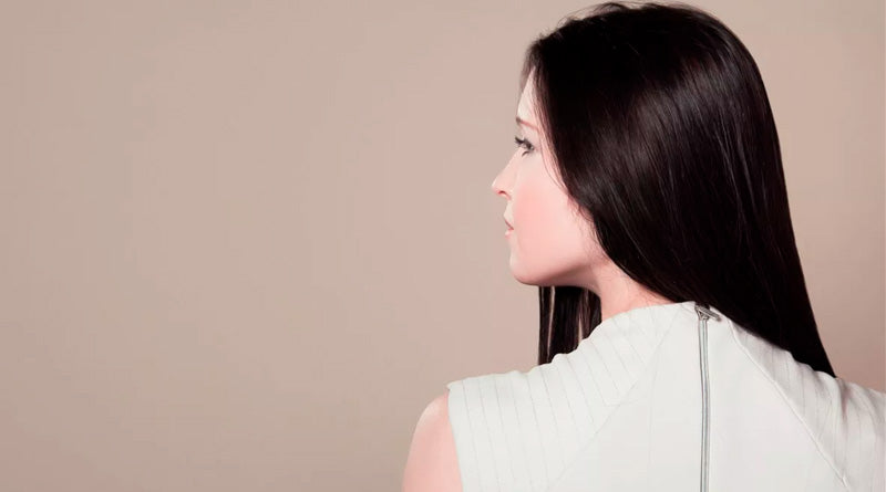 ¿Se oscurece el pelo con la edad?